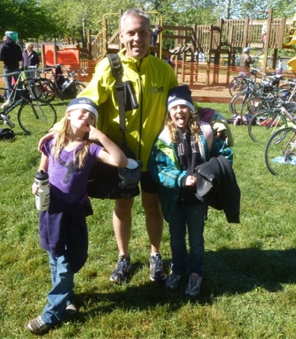 Mike Williams and daughters at the Clays Park Tri